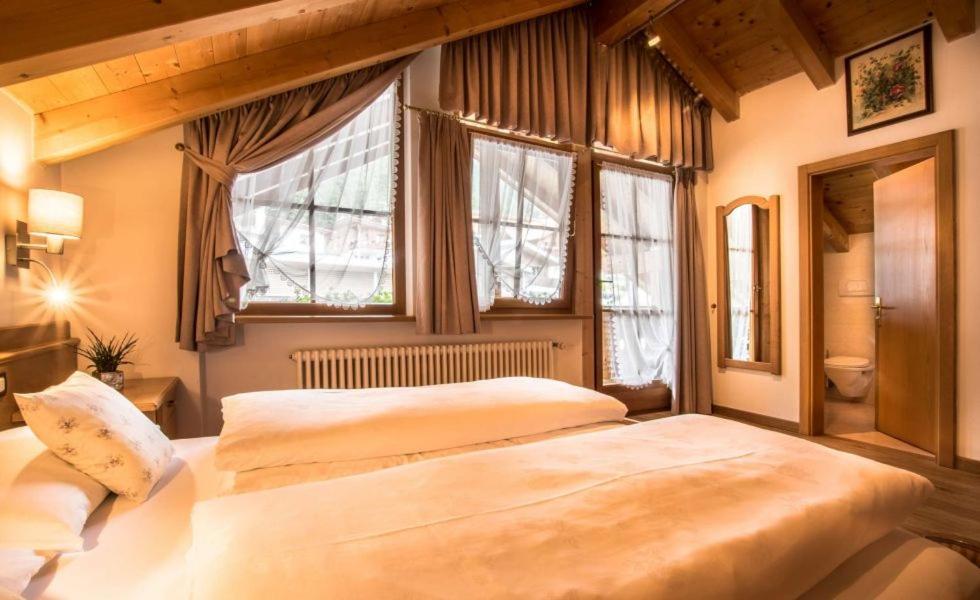 Hotel Ciasa Montanara La Villa  Esterno foto