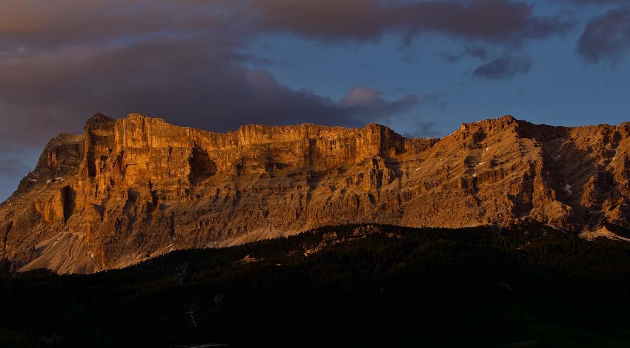 Hotel Ciasa Montanara La Villa  Esterno foto