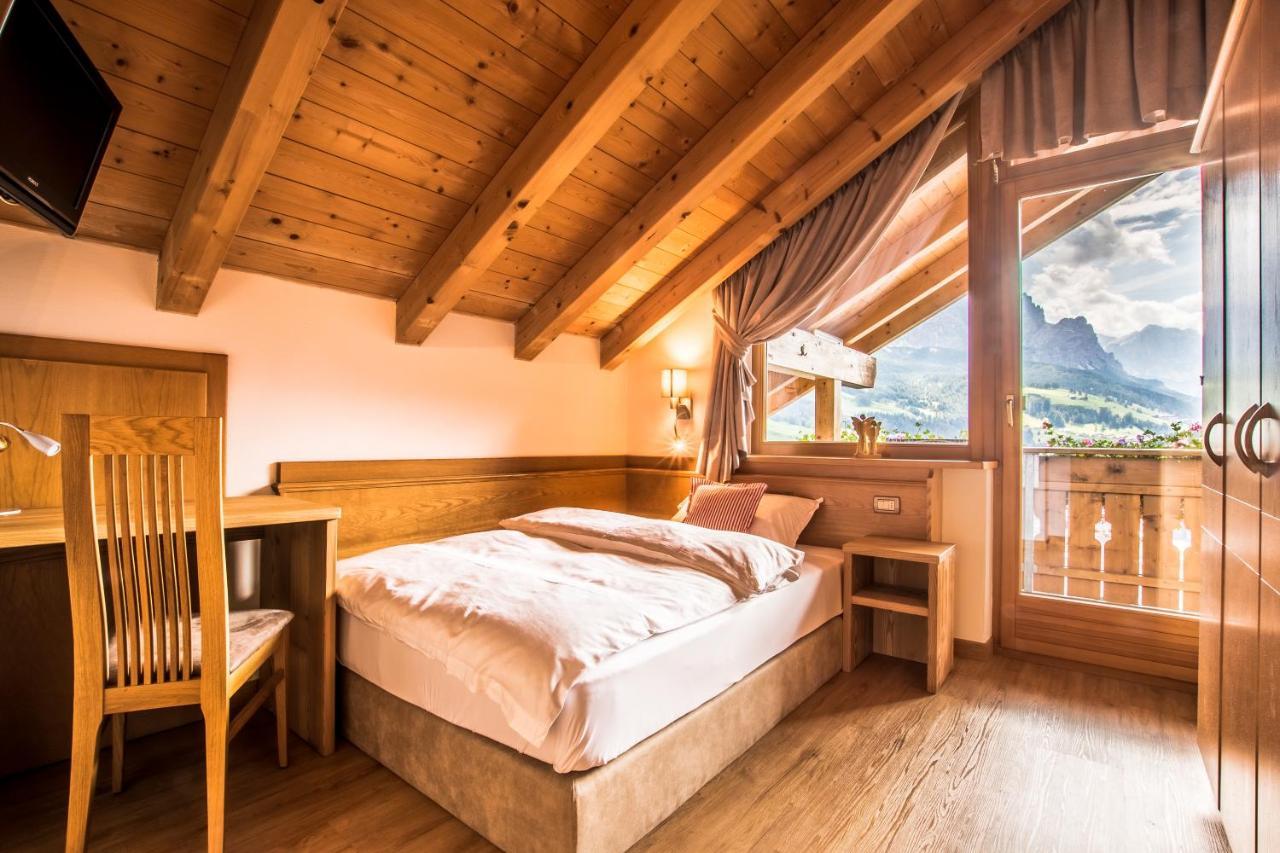 Hotel Ciasa Montanara La Villa  Esterno foto