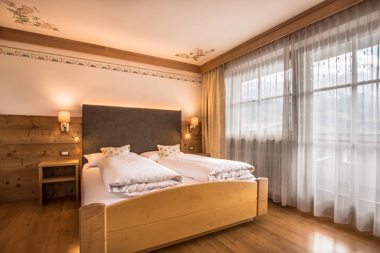 Hotel Ciasa Montanara La Villa  Esterno foto