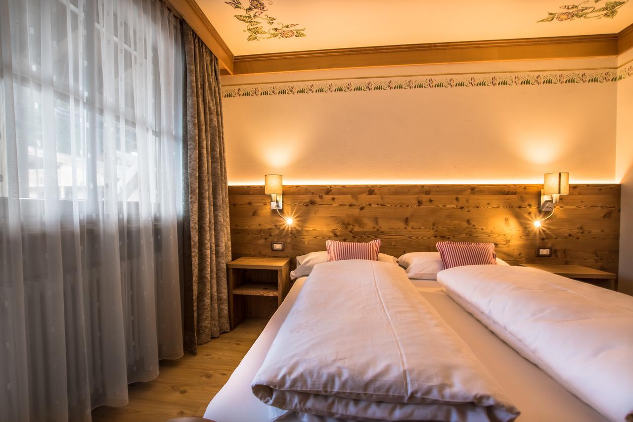 Hotel Ciasa Montanara La Villa  Esterno foto