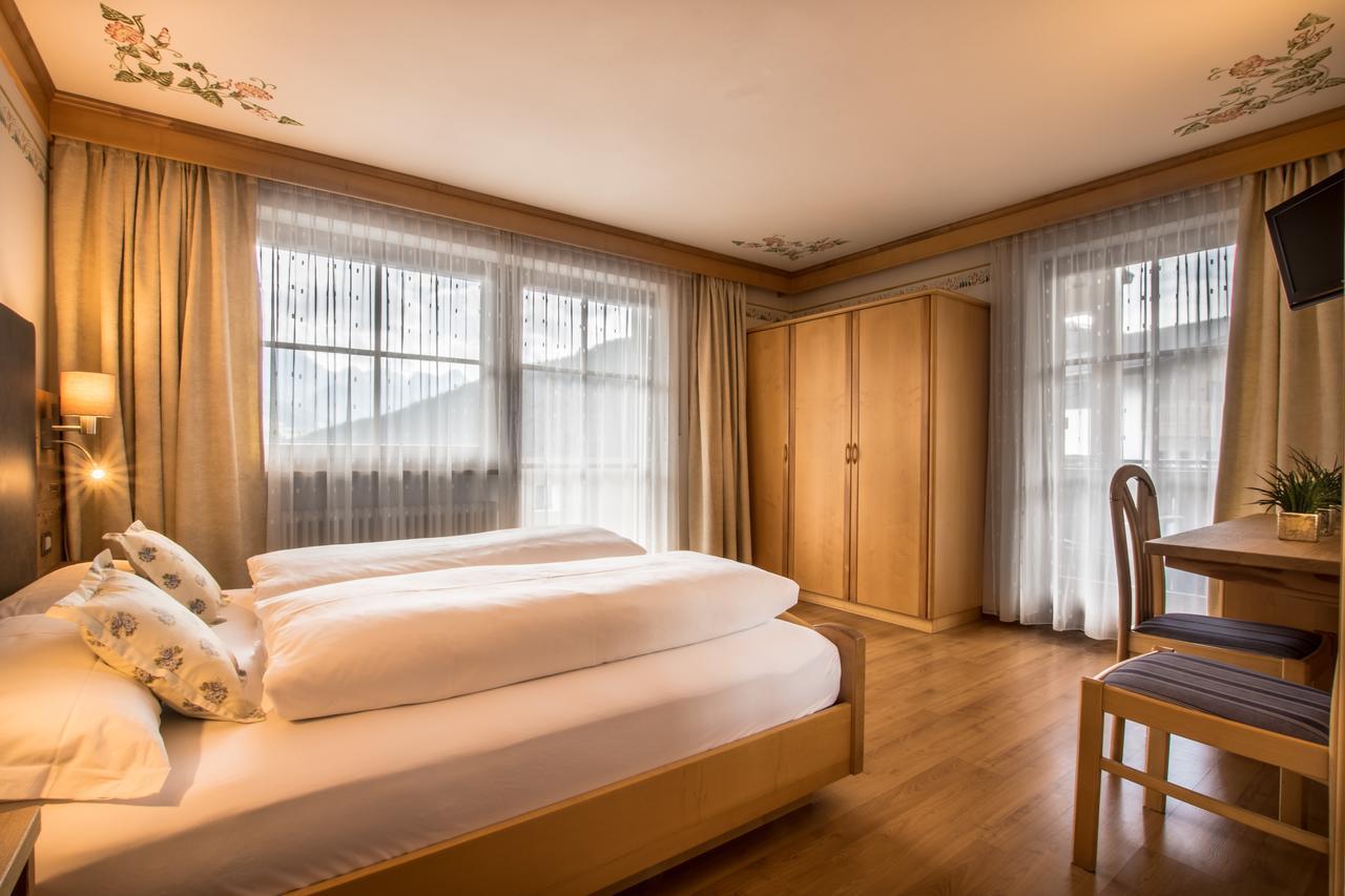 Hotel Ciasa Montanara La Villa  Esterno foto