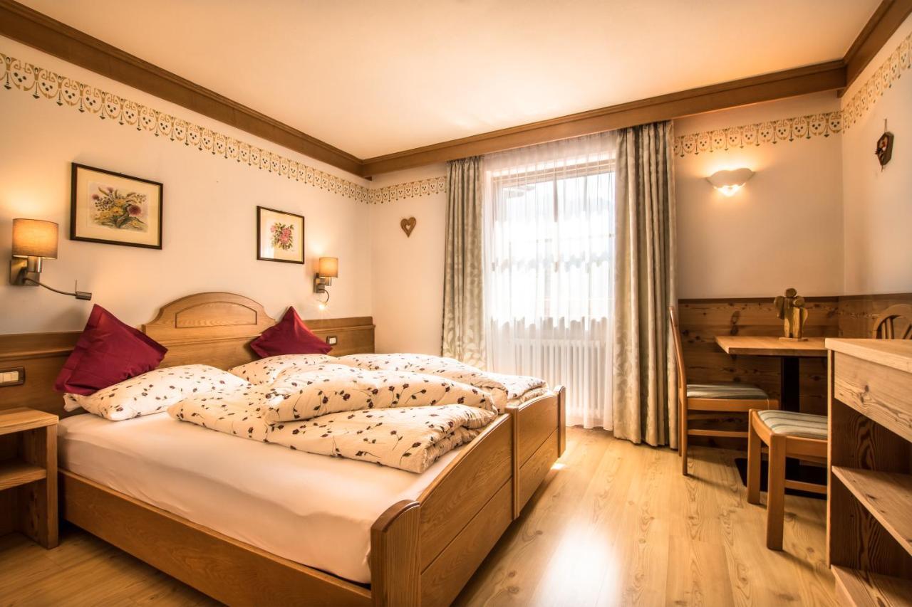 Hotel Ciasa Montanara La Villa  Esterno foto
