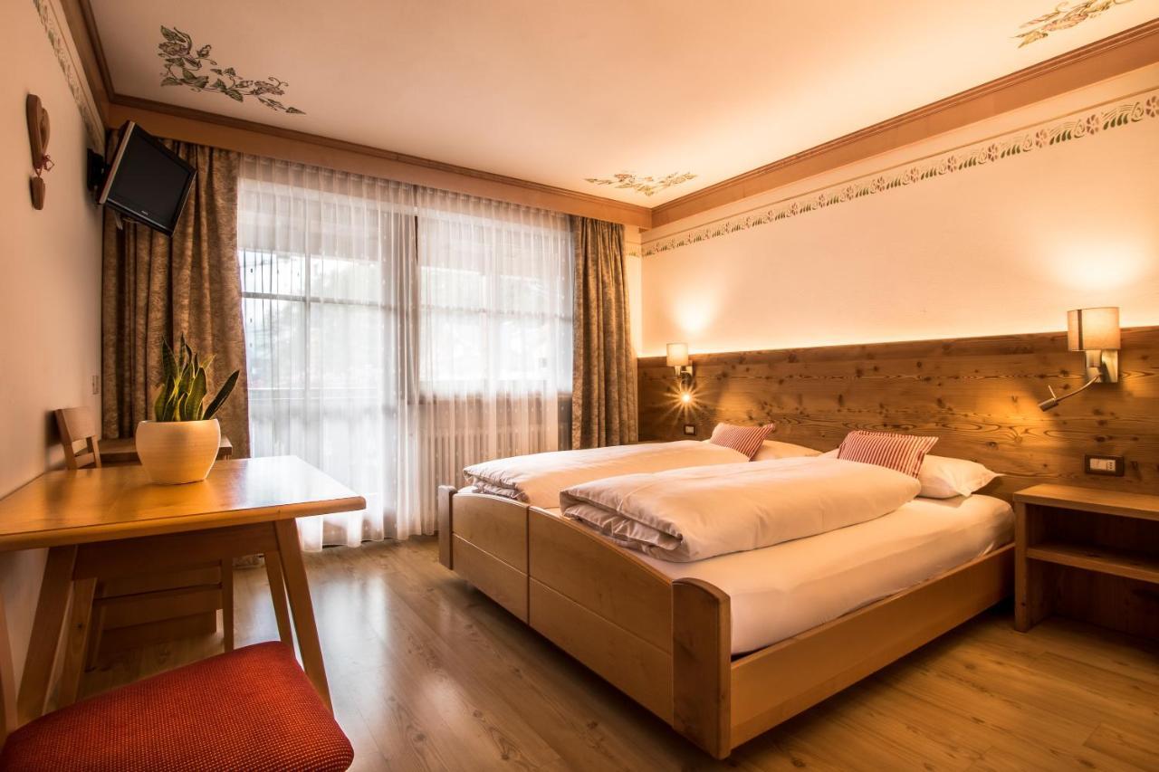 Hotel Ciasa Montanara La Villa  Esterno foto